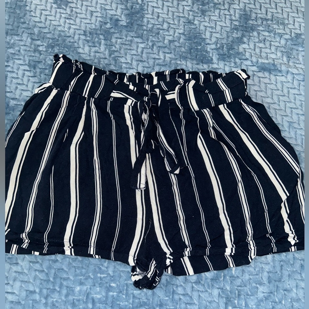 🦋Striped Black and White Women's Shorts🦋